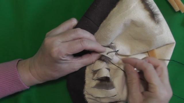 Делаем красивые складочки на норковой шапке смотреть онлайн