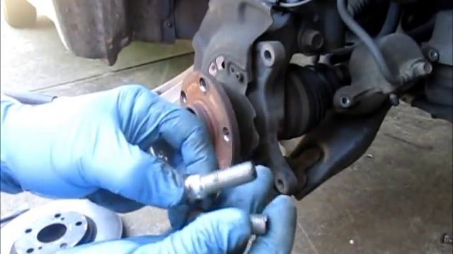 How to replace a broken lug nut stud. смотреть онлайн