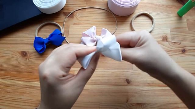 ПОВЯЗКА НА ГОЛОВУ ИЛИ БАНТИКИ ДЛЯ ВОЛОС ИЗ ЛЕНТ, ВЫБИРАТЬ ВАМ/A HEADBAND OR HAIR BOWS MADE OF RIBBO смотреть онлайн