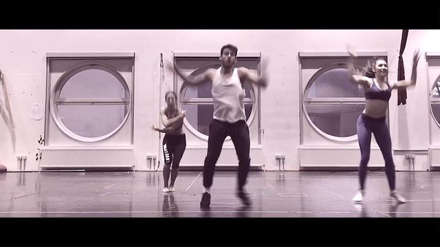 Someone In The Crowd - Choreographed by Gabriele Bruschi смотреть онлайн