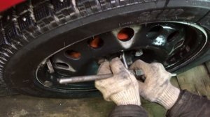 Перерезка резьбы на ступице колеса с М12 на М14 | Ремонт сорванной резьбы в ступицах крепления колё