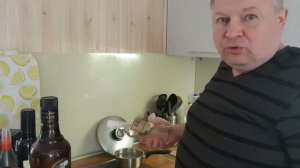 Как снять дозатор (колпачок гуала) с бутылки, не повредив его, для дальнейшего использования.