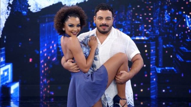 DANÇA DOS FAMOSOS LUIS LUBIANCO E Franciele Pimenta DANÇANDO "Esperando na Janela"? смотреть онлайн