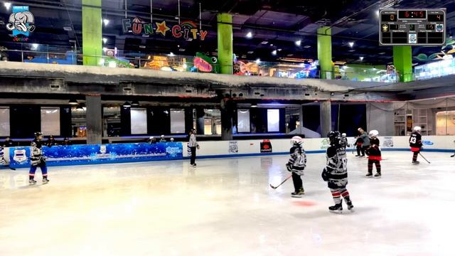 BULL STRIKE VS THE TANK | 4th Chiang Mai Junior Ice Hockey League : Game 18 смотреть онлайн