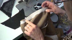 Втачиваем рукава  Пришиваем подокатники и плечевые накладки