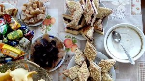 В гостях.Татарский Аш - порядок и ассортимент блюд на столе.