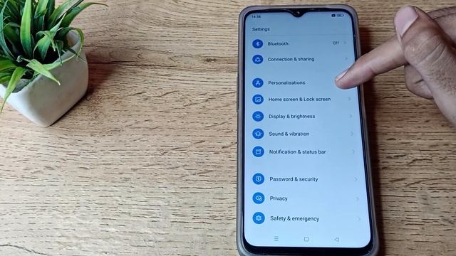 How to change clock style in realme c33 phone, Lock screen setting смотреть онлайн