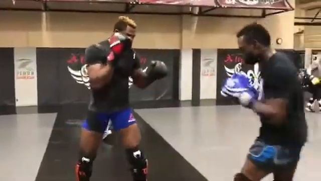 Юрая Холл: «Думаю, это был один из самых страшных моментов в моей жизни» смотреть онлайн