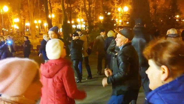 Танцы в парке Горького Харьков Ноябрь 2021 смотреть онлайн