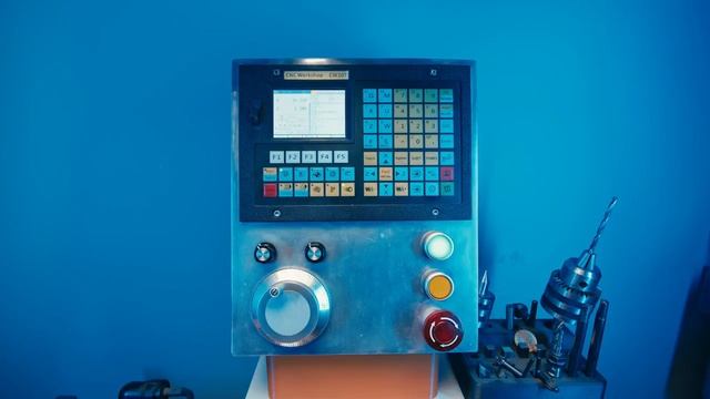 Необычный токарный станок из СССР // Unusual lathe from the USSR смотреть онлайн