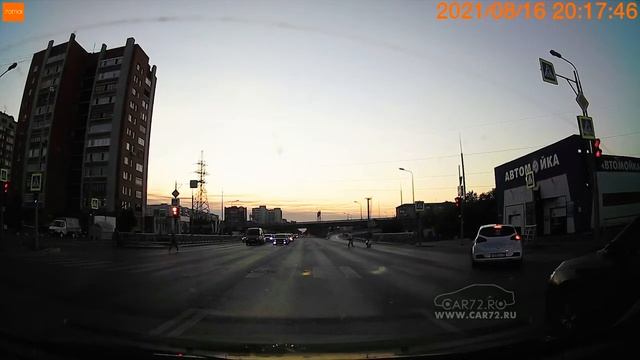 Kia Ceed Р050КР72 объехал затор на красный по встречной смотреть онлайн