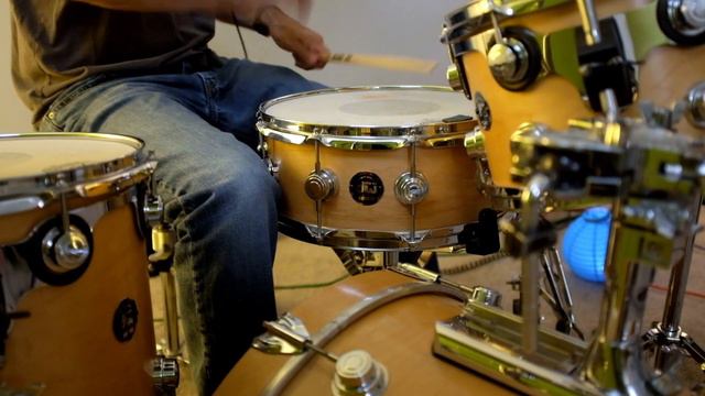 DW Snare Drum Comparison: 5- and 6-inch maple, 6.5-inch nickel over brass смотреть онлайн