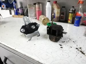 Лада Веста. Поставил кастомную левую опору двигателя.mp4