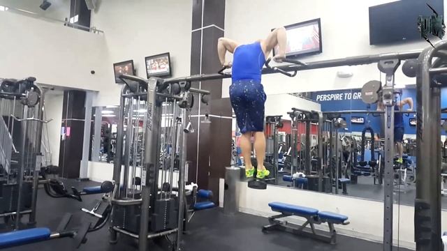 ТРЕНИРОВКА ВЫХОДОВ, ПОДТЯГИВАНИЙ НА ОДНОЙ + КАЧАЕМ ШЕЮ смотреть онлайн