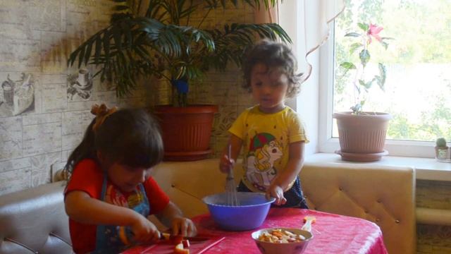 Пироги с изюмом и ванилью