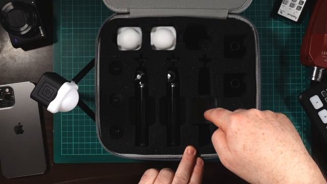 UNBOXING - This SmallRig Video Light Kit is SO DAMN COOL смотреть онлайн