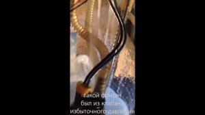 Причина булькающего звука в баке