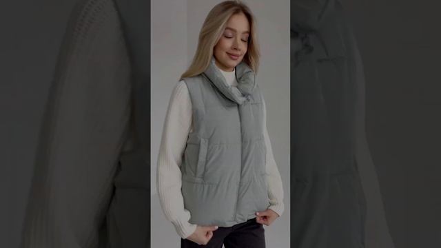 Женский утепленный демисезонный болоньевый жилет от бренда MAXADORRE смотреть онлайн