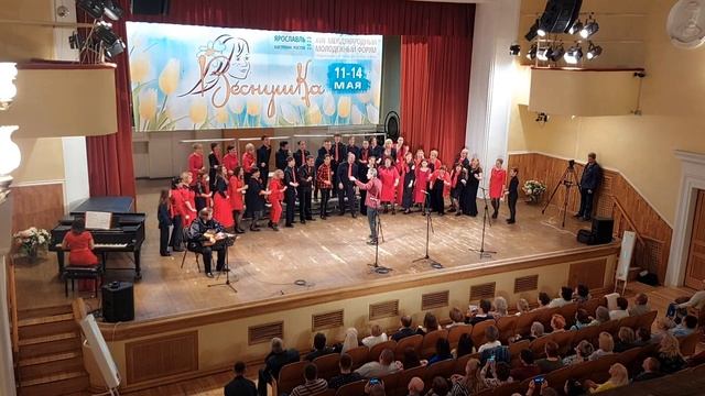 Мама приходит с работы смотреть онлайн