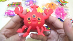 НОВЫЕ игрушки МОНСТРИКИ 8 шт тянучки РАСПАКОВКА | видео  NEW toys MONSTERS gummies UNBOXING