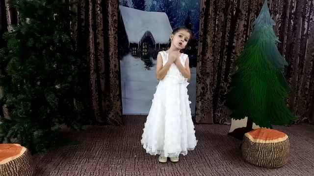 "Поёт зима - аукает" С.Есенин. Читает Шорохова Алиса - 6 лет. Студия юного актёра "Позитив" г.Псков смотреть онлайн