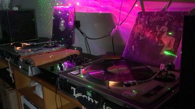 Chick X Sister Sledge смотреть онлайн