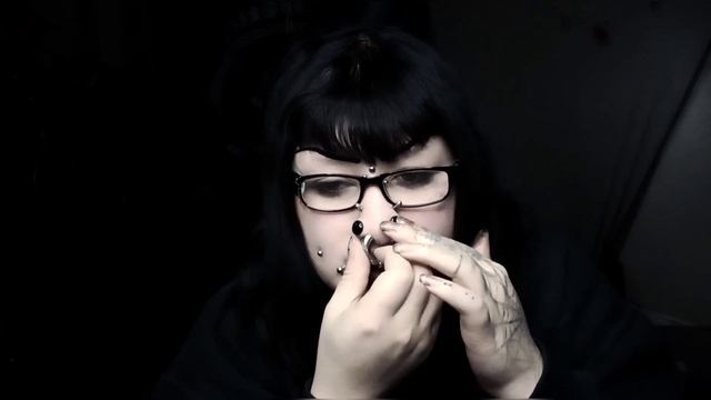 Wearing my HUGE 0G (8MM) septum ring. смотреть онлайн