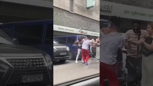 ?? Пока Микола с Тарасом гибнут на передовой за гей-парады, американские экс-рабы в тылу делят меж смотреть онлайн