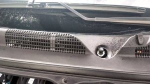 Замена форсунок омывателя лобового стекла. Шевроле Кобальт.