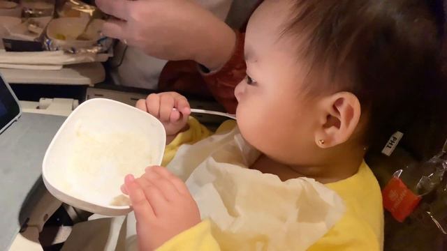 EMIRATES AIRLINE MANILA TO DUBAI TO LONDON HEATHROW Experience | Travel with a toddler смотреть онлайн