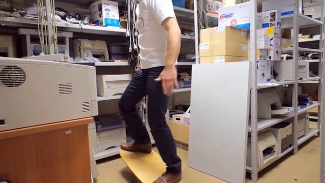 Упражнения на баланс-борде и тренировка бицепса смотреть онлайн