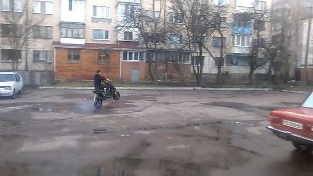 стант на скутере\ямаха джог золотник\тюнинг скутреа смотреть онлайн