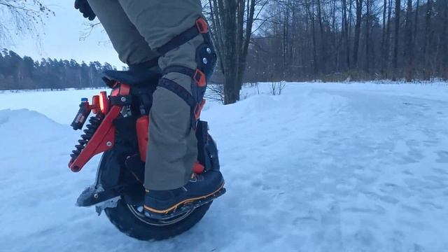 Kingsong S22 vs мокрый снег смотреть онлайн