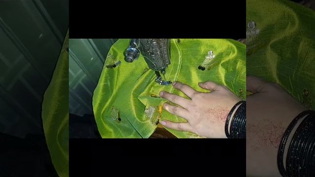 How to attach Zip on your top||Back neckline with Zip#tutorial#stitching#zip @AJ art and stitching смотреть онлайн