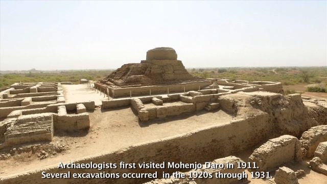 An other drone view of Mohenjodaro Archaeological site of Indus Valley Civilization смотреть онлайн