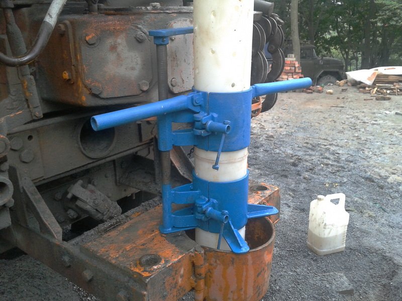 Самодельный Зажим для вертикальной пайки ПВХ труб для скважин. смотреть онлайн