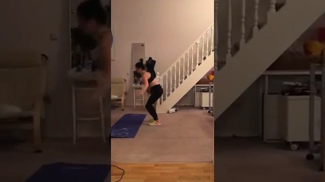 1 минута "стульчик", 2 минуты берпи смотреть онлайн