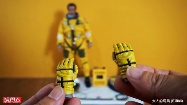 part01(外盒與內容) DAMTOYS 78030 U-2 偵察機飛行員 U-2 DRAGON LADY PILOT開箱 смотреть онлайн