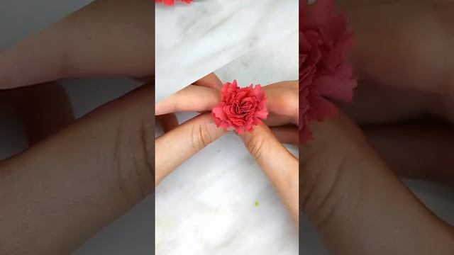 Как я делаю: красная гвоздика из фоамирана для открыток и композиций, посвященных 9 Мая #shorts смотреть онлайн