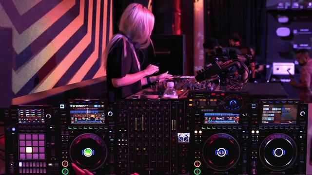 SOHMI Full Performance on DJM-V10 and CDJ-3000s смотреть онлайн