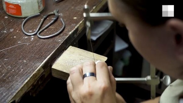 Экстравагантный ювелир и его украшения за миллионы | NGS.RU