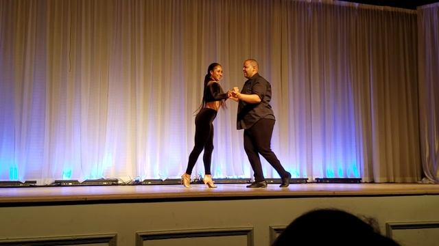 Alex y Desiree at Miami Bachata Festival 2017 смотреть онлайн