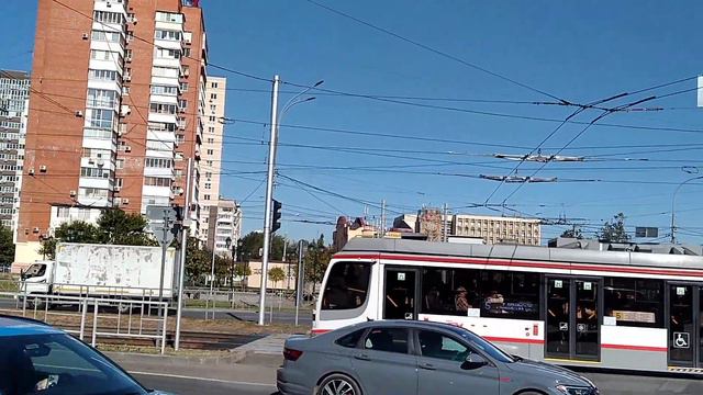 В Краснодаре на ул. Ставропольская / ул. Старокубанская есть удобный подземный переход смотреть онлайн
