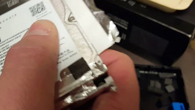 How To Disassemble a Seagate 2.5 Inch External USB Disk смотреть онлайн