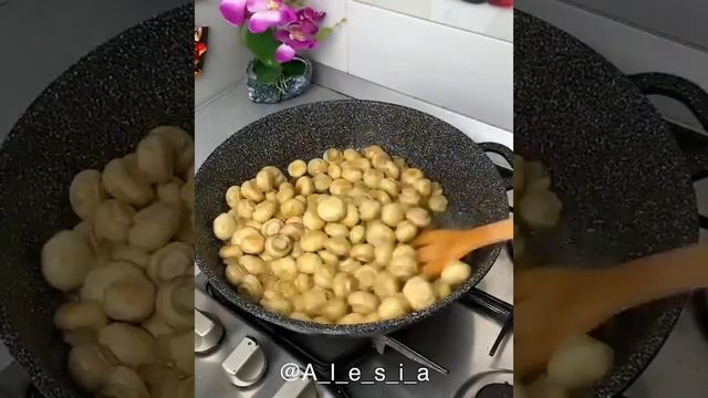 шампиньоны на сковороде смотреть онлайн