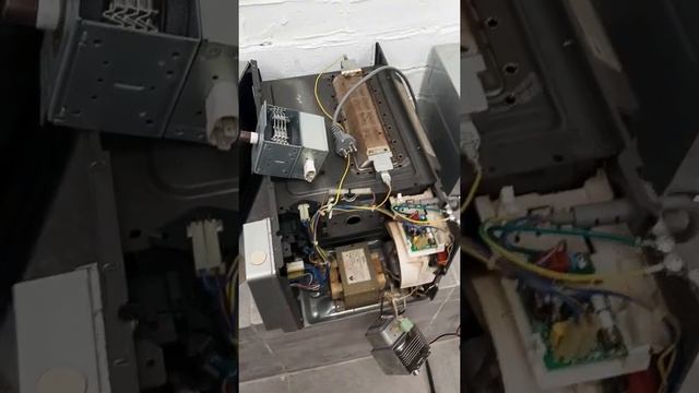 LG замена магнетрона при ремонте микроволновки после диагностики в официальном сервисном центре ДМ смотреть онлайн