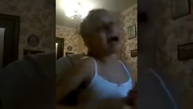 Разные канцтовары!!??? ну а если быть точнее то там есть и шапочка для плавания ????! смотреть онлайн