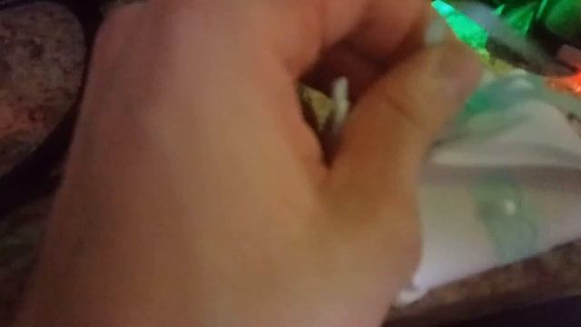 Что внутри бомбоньерки? смотреть онлайн