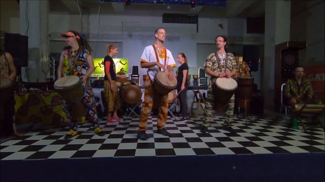 Krin - štrbinový bubon západnej Afriky смотреть онлайн