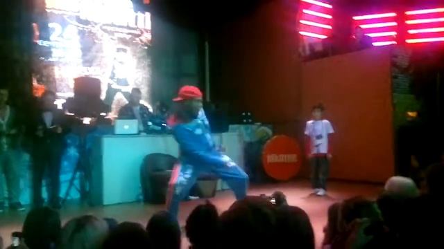 Судейский выход Meech(France) iD battle смотреть онлайн